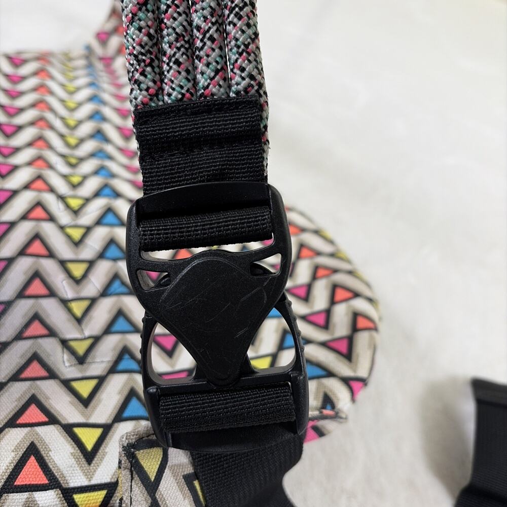 KAVU Rope Sling Bag Backpack Multicolor Geometric Triangle Outdoor Hiking Travel - Picture 9 of 12